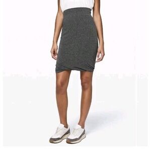 Lululemon Boulevard Bliss Size 8 Heather Gray Stretchy Athletic Skirt Bubble Hem
